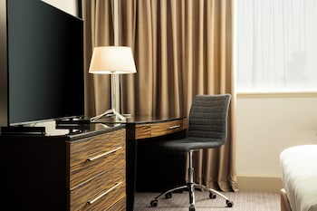 Standard Room, 1 Queen Bed, Accessible, River View