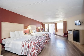 Suite, 2 Queen Beds, Non Smoking