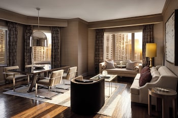 Suite, 1 Bedroom (Lincoln Park)