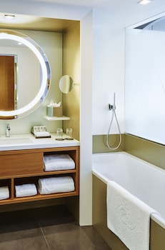 Premium Room, 1 King Bed