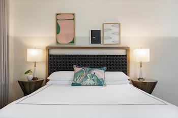 Premium Room, 1 King Bed, Garden View