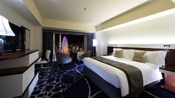 Premium Room, 1 King Bed, City View (High Floor)