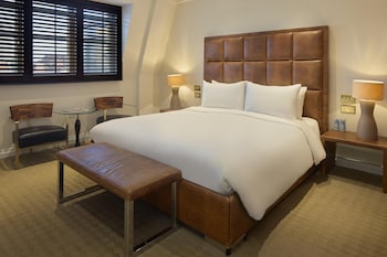 Suite, 1 Bedroom (View of the Square)