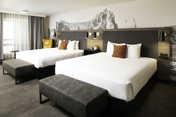 Premium Room, 2 California King Beds, Accessible