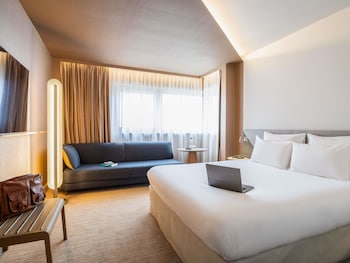 Standard Room, 1 queen bed and 2 single sofa beds