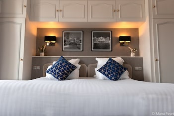 Double Superior room - side street view