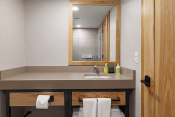 Standard Suite, 2 Queen Beds