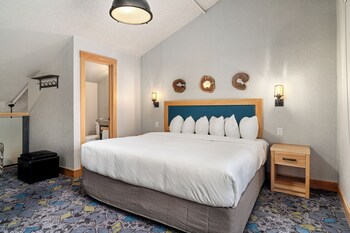 Deluxe Condo, 1 Bedroom (Loft - King, Queen)