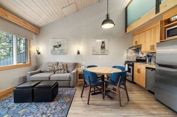 Deluxe Condo, 1 Bedroom Loft (3 Queen)