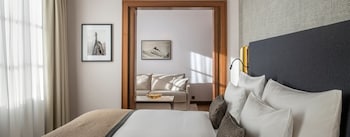Junior Suite, 1 King Bed, Mountain View (Signature Junior Suite)