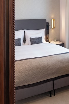 Premier Room