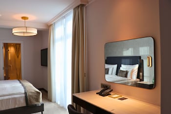 Deluxe Suite, 1 Bedroom, Mountain View (Deluxe One Bedroom Suite)