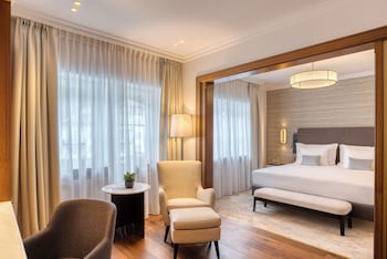Executive Room, 1 King Bed, Mountain View (Executive Double Room)