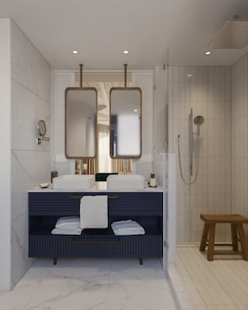 Preferred Club Master Suite Swim Out King