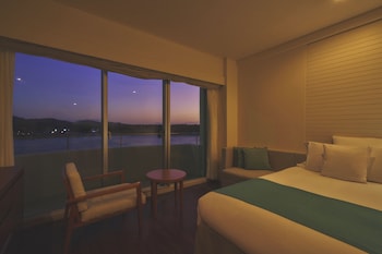 Classic Room, 2 Twin Beds, Club Lounge Access, Beach View