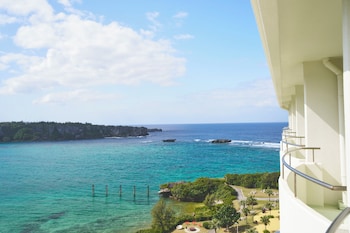 Classic Room, 2 Twin Beds, Club Lounge Access, Beach View
