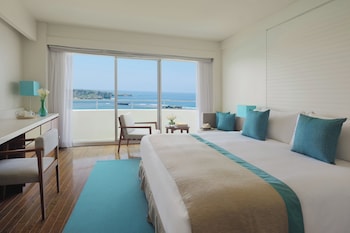 Classic Room, 1 King Bed, Club Lounge Access, Ocean View (Top Floor)