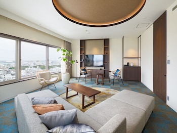 Junior Suite, Non Smoking (Not available for primary school students and younger)