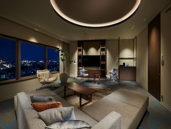 Junior Suite, Non Smoking (Not available for primary school students and younger)