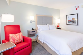 1 Queen Bed with Accessible Tub- ADA