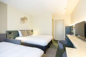 Family Quadruple Room, 1 Queen Bed with Sofa bed