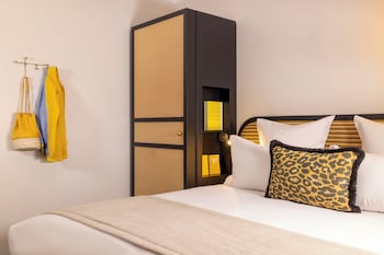 Classic Room, Courtyard View