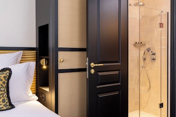 Classic Room, Courtyard View