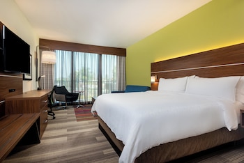 Suite, 1 King Bed, Accessible (Mobility, Accessible Tub)