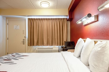 Superior Room, 1 King Bed, Accessible (Roll-In Shower, Smoke Free)