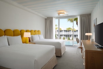 Room, 2 Queen Beds, Lanai, Pool View