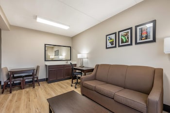 Room, 2 Queen Beds, Non Smoking (Upgrade)