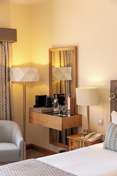 Double or Twin Room, Garden View (Lagoon Side)
