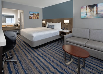 Executive Room, 1 King Bed, Non Smoking, Refrigerator & Microwave (with Sofabed)