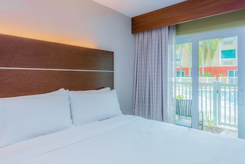 Standard Room, 2 Queen Beds, Pool Access