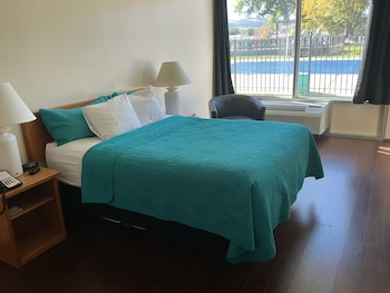 Basic Single Room, 1 King Bed, Ground Floor