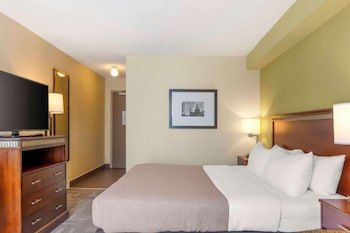 Second Floor, 1 King Bed, Non Smoking (Not Pet Friendly)