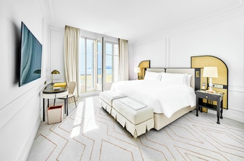 Premium Room, 1 King Bed, Balcony, Sea View