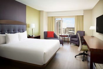 Room, 1 King Bed, Accessible, City View (Mobility & Hearing, Bathtub)