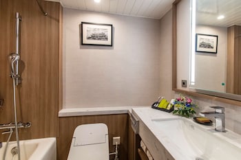 Premium Deluxe Twin Room