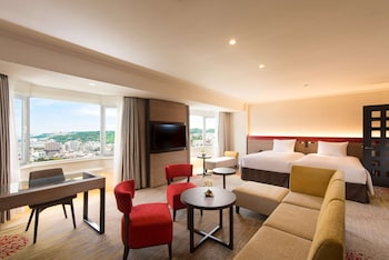 Twin Deluxe Suite
