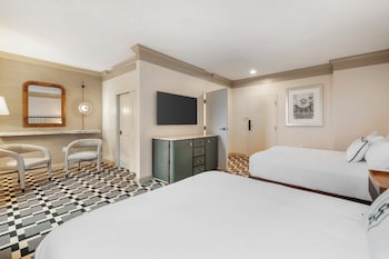 Deluxe Room, 2 Double Beds, Accessible