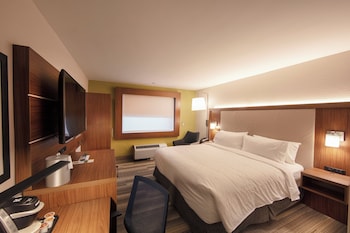 Standard Room, 1 King Bed, Roll-in Shower (Mobility)
