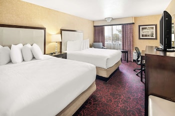 Standard Room, 2 Queen Beds, Non Smoking, Refrigerator & Microwave (Pet Friendly)