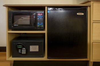 Superior Room, 1 King Bed, Accessible (Smoke Free)
