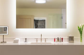 Club Room, 2 Double Beds, City View
