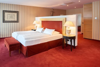 Suite, Multiple Beds, Balcony (Separate Living Room)