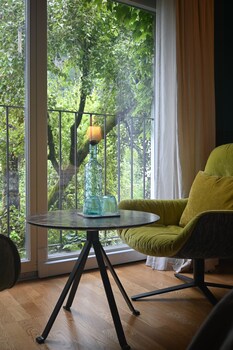 Classic Double Room, 1 Queen Bed (Garden)
