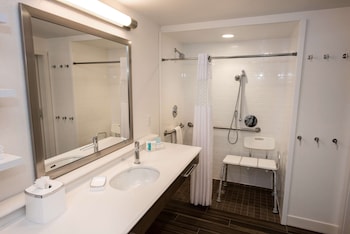 Room, 1 King Bed, Accessible