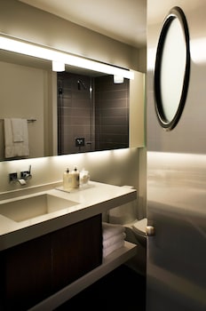 Suite, Multiple Beds (Zetta)