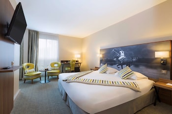 Deluxe Room, 1 King Bed, Non Smoking, Park View (with Sofabed)